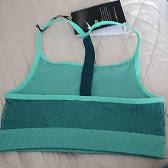 Nike Girl Bra - Picture 3 of 3